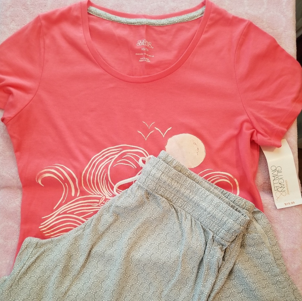 Women's 2 Piece Pajama Set / size XS